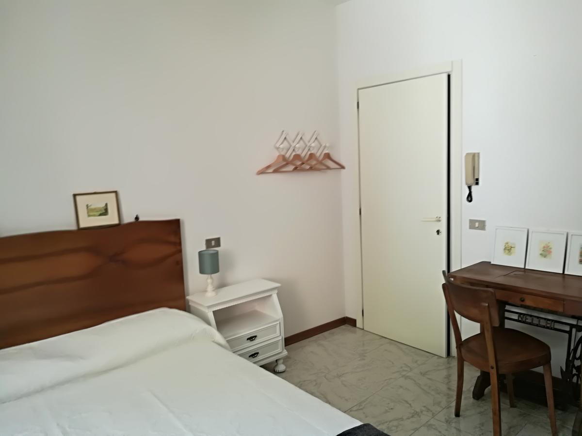 Civico 10 Hotel Gubbio Buitenkant foto