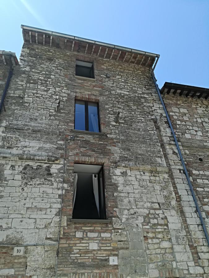Civico 10 Hotel Gubbio Buitenkant foto