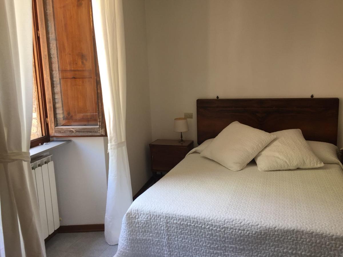 Civico 10 Hotel Gubbio Buitenkant foto