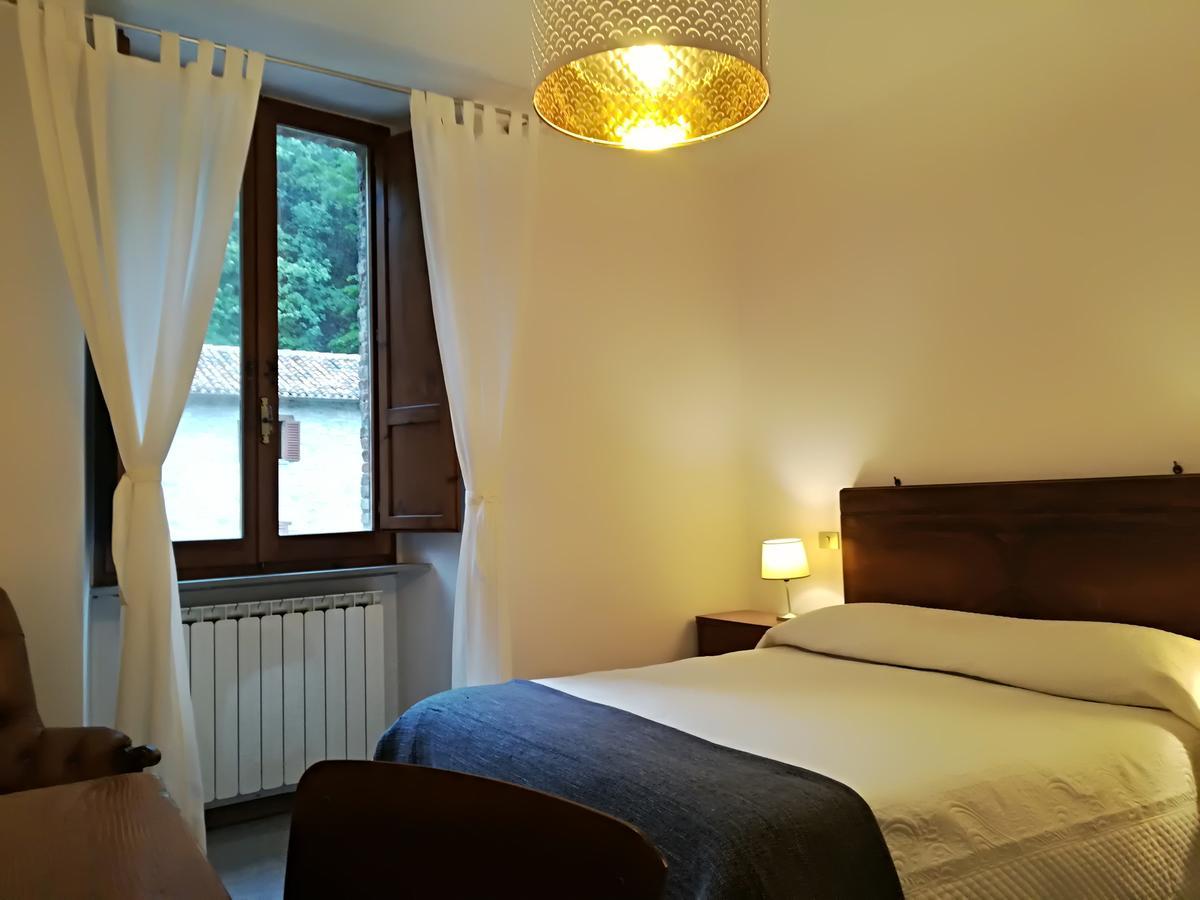 Civico 10 Hotel Gubbio Buitenkant foto