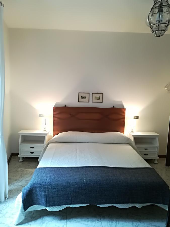 Civico 10 Hotel Gubbio Buitenkant foto