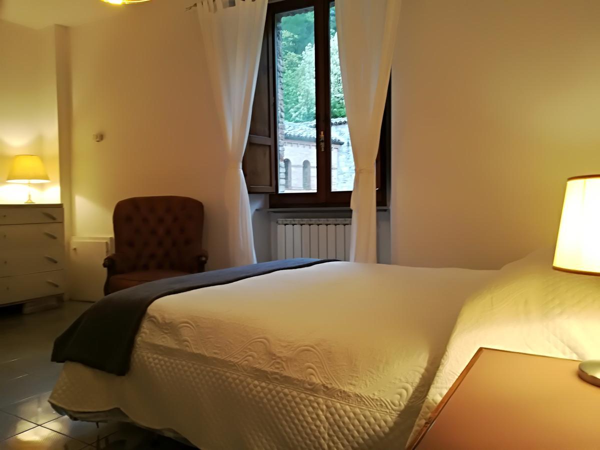 Civico 10 Hotel Gubbio Buitenkant foto