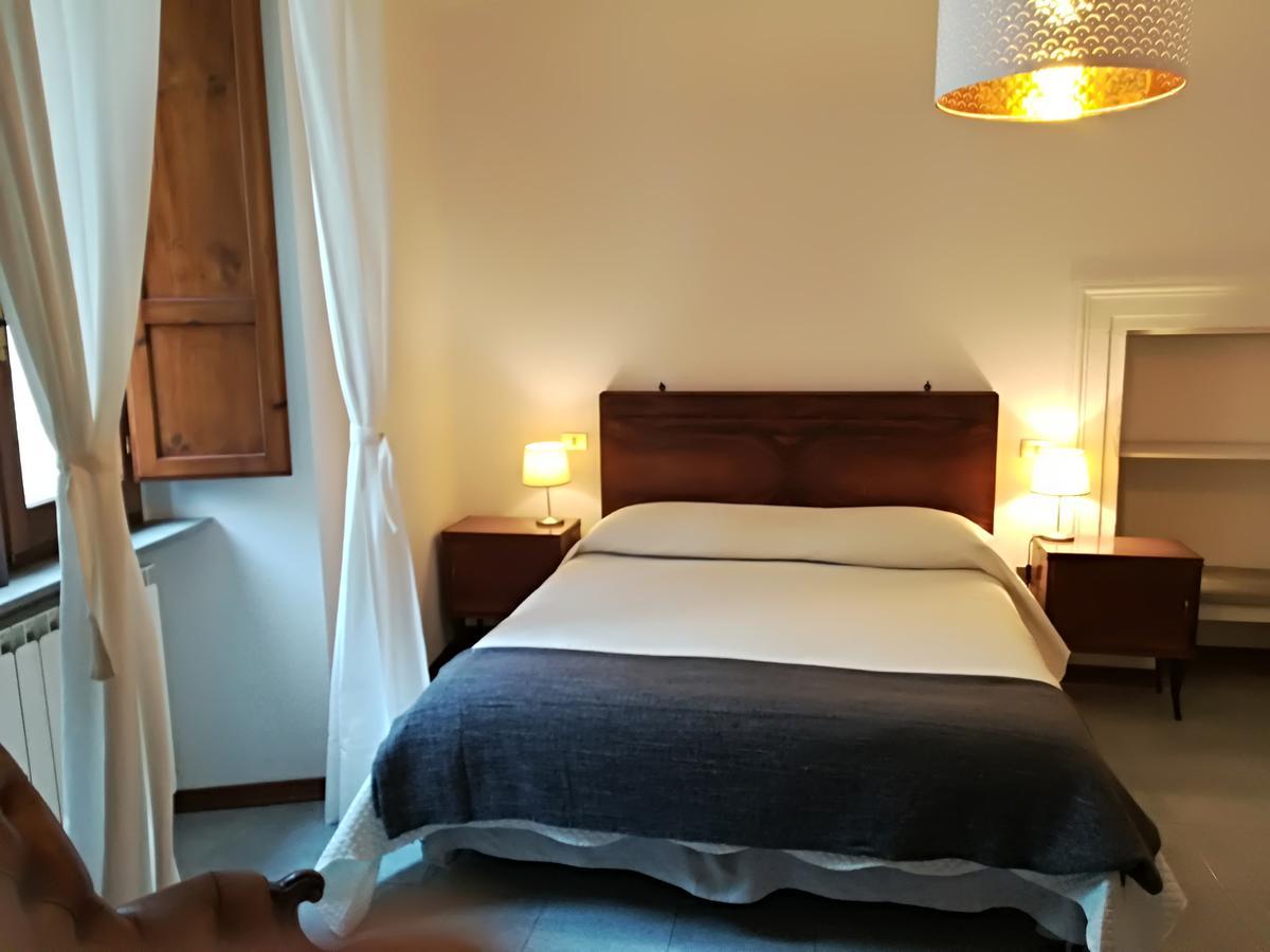 Civico 10 Hotel Gubbio Buitenkant foto